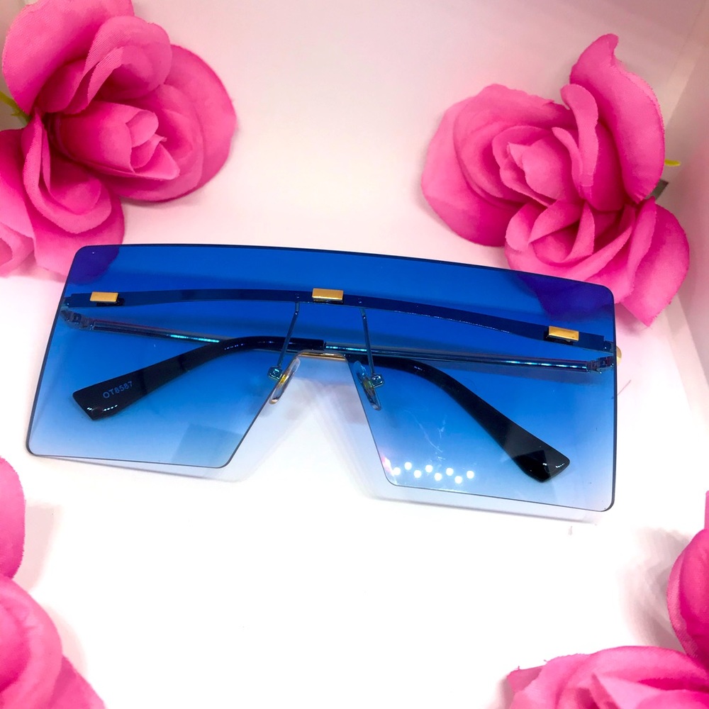 Oversized sunglass